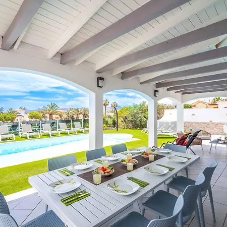 Serenity Caleta Villa