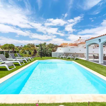 Serenity Caleta Villa *